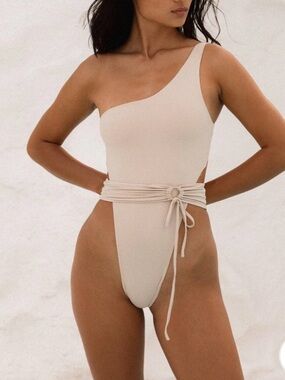 NWOT Riot Swim Maddox One Piece Swimsuit in Coconut Size M